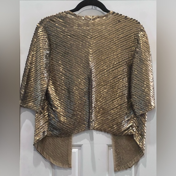 Flounce Top - Picture 3 of 3